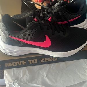 Nike revolution 6nn running sneakers